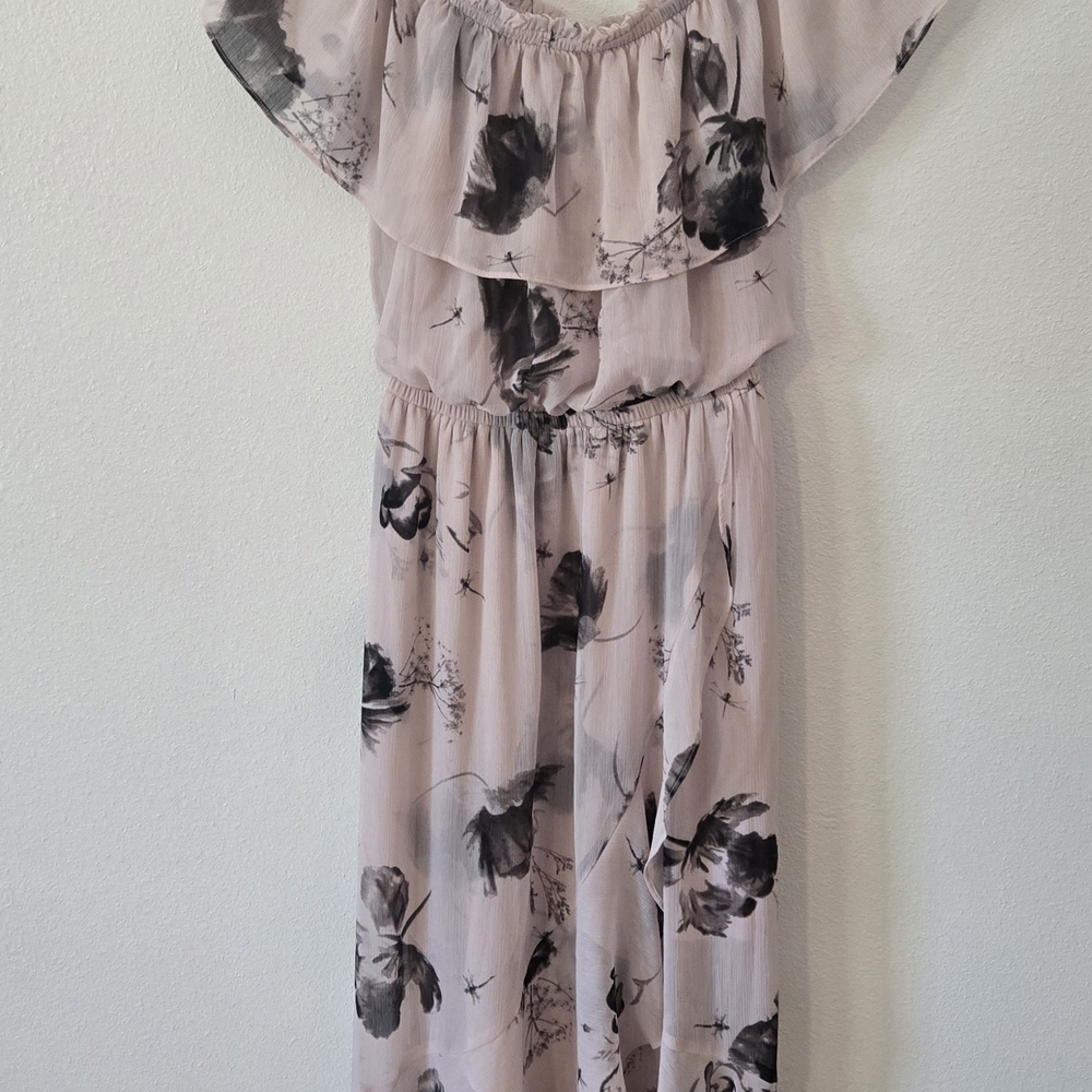 Express Blush and Gray Ruffled Garment